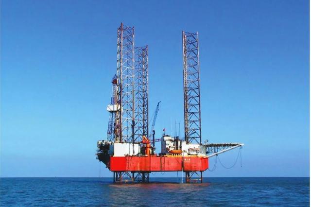 70天完成4口探井任务 海洋石油工程上海钻井分公司 勘探二号钻井平台